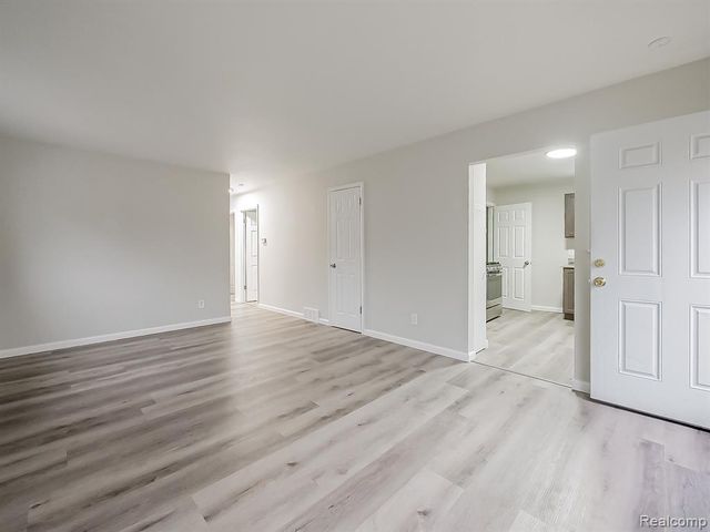 536 Emerson Avenue, Pontiac, MI 48342