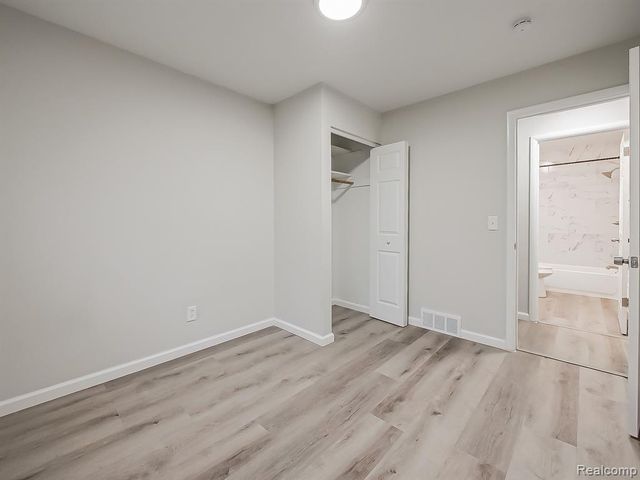 536 Emerson Avenue, Pontiac, MI 48342
