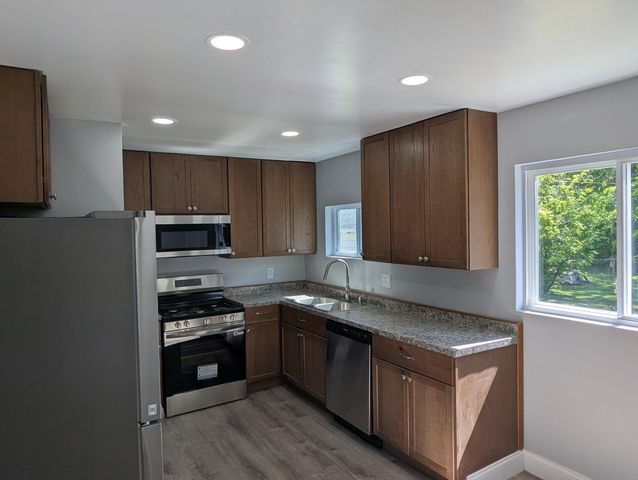 2736 Appleridge Street, Ypsilanti Twp, MI 48198