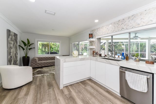 880 Hickory Terrace, Boca Raton, FL 33486