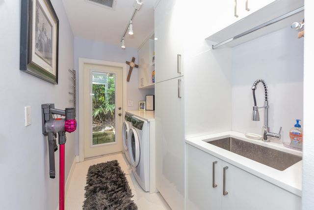 880 Hickory Terrace, Boca Raton, FL 33486