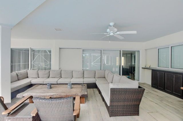 880 Hickory Terrace, Boca Raton, FL 33486