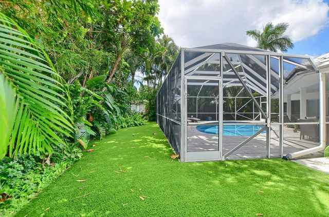 880 Hickory Terrace, Boca Raton, FL 33486