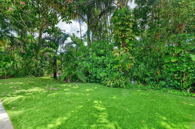 880 Hickory Terrace, Boca Raton, FL 33486