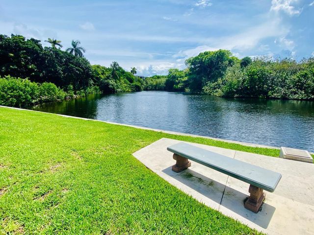 880 Hickory Terrace, Boca Raton, FL 33486