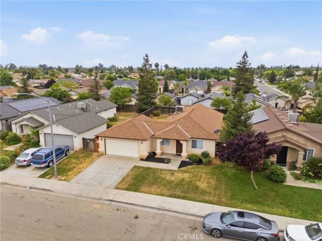 1588 Michoacan Court, Madera, CA 93638