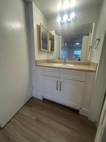 4334 NW 9th Avenue 9-2B, Deerfield Beach, FL 33064