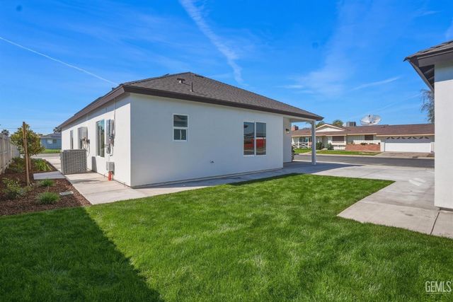 1646 Clinton Street, Delano, CA 93215