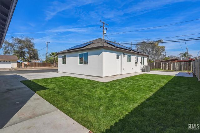 1646 Clinton Street, Delano, CA 93215