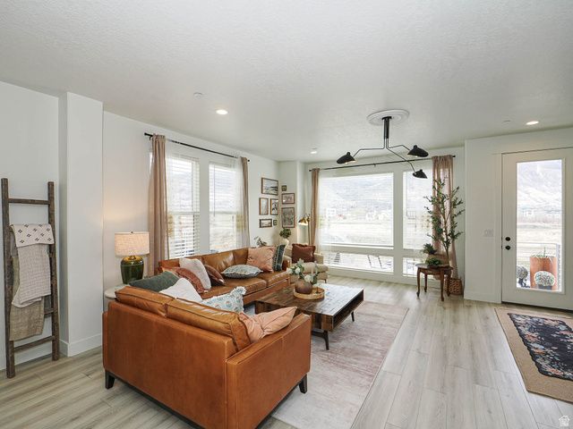 571 N 1400 W, Farmington, UT 84025