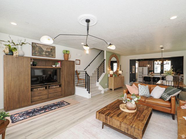 571 N 1400 W, Farmington, UT 84025