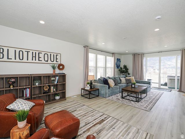 571 N 1400 W, Farmington, UT 84025