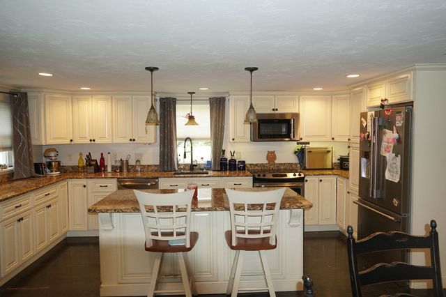 492 Kingman Street, Taunton, MA 02718