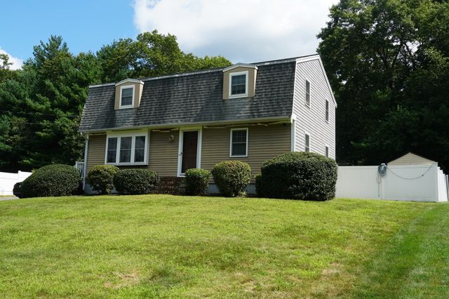 492 Kingman Street, Taunton, MA 02718