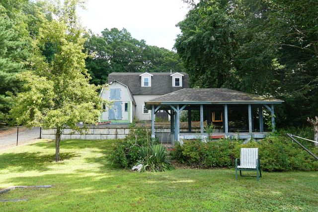 492 Kingman Street, Taunton, MA 02718