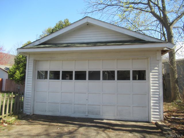 72 Waterstone Road, Greenwood Lake, NY 10925