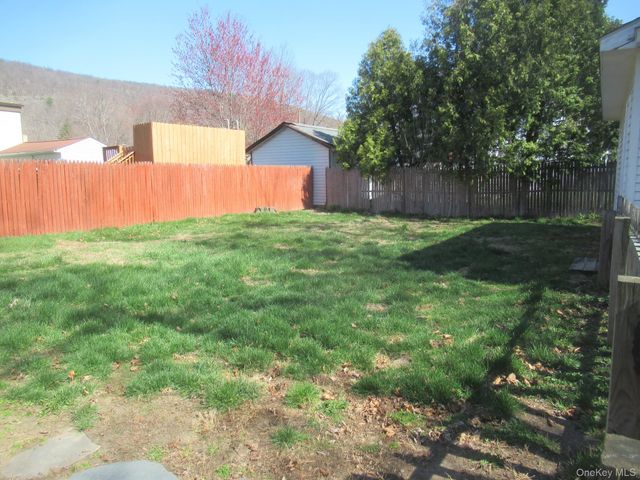 72 Waterstone Road, Greenwood Lake, NY 10925