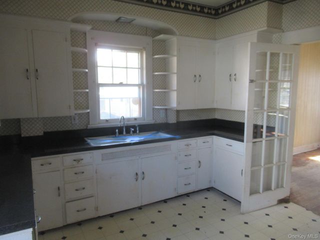 72 Waterstone Road, Greenwood Lake, NY 10925