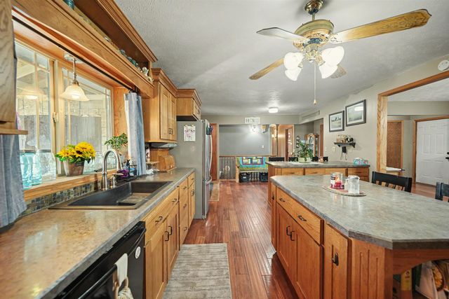 5501 E Shipton Rd., New Cambria, KS 67470