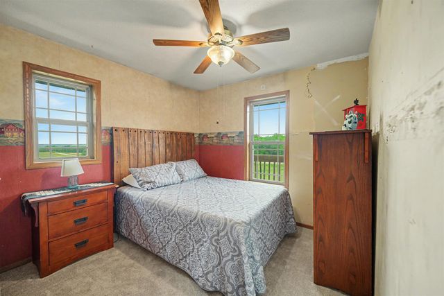 5501 E Shipton Rd., New Cambria, KS 67470