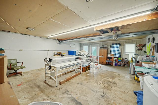 5501 E Shipton Rd., New Cambria, KS 67470