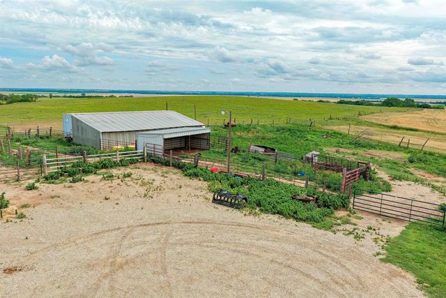 5501 E Shipton Rd., New Cambria, KS 67470