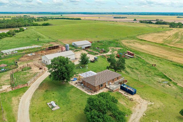 5501 E Shipton Rd., New Cambria, KS 67470