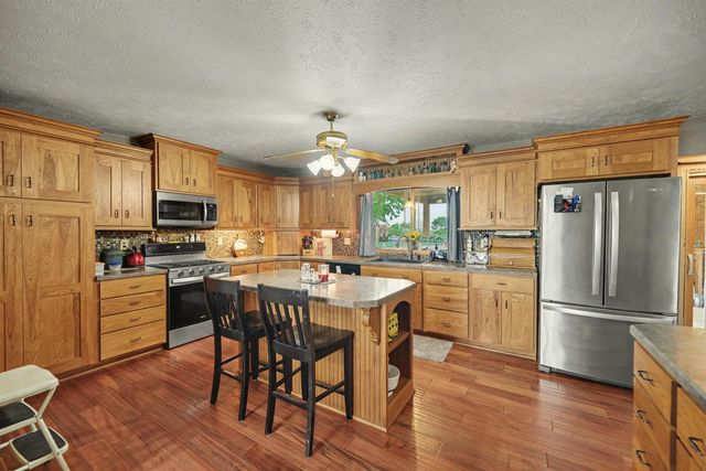 5501 E Shipton Rd., New Cambria, KS 67470
