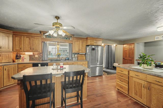 5501 E Shipton Rd., New Cambria, KS 67470
