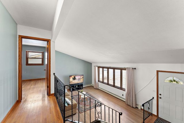 50 70th Way NE, Fridley, MN 55432