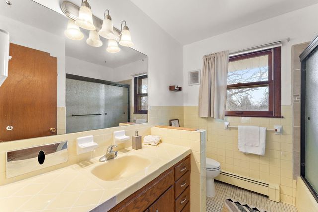 50 70th Way NE, Fridley, MN 55432