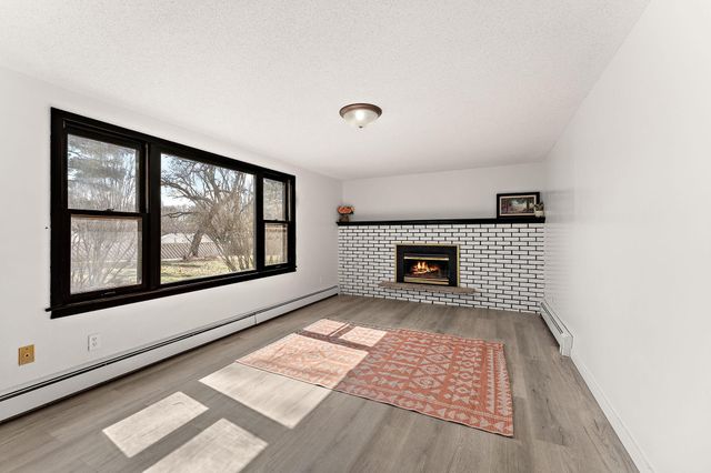 50 70th Way NE, Fridley, MN 55432