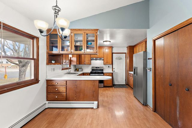 50 70th Way NE, Fridley, MN 55432