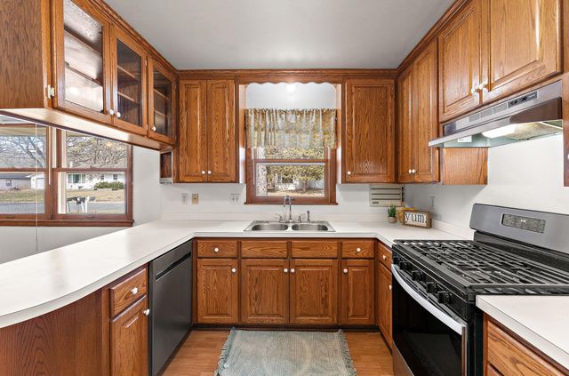 50 70th Way NE, Fridley, MN 55432