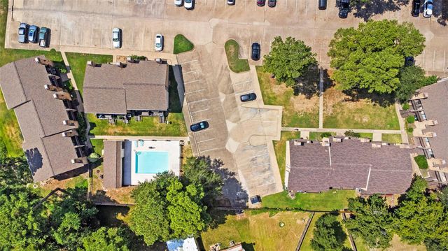 2521 Crosstimbers Street J5, Huntsville, TX 77320