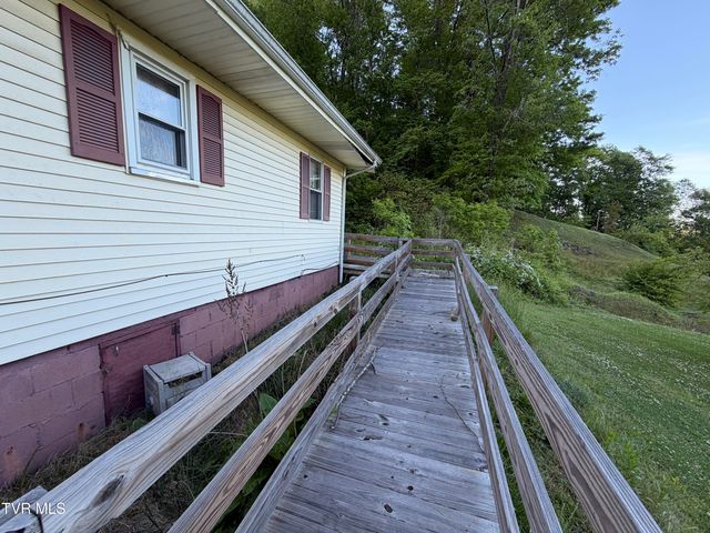 816 North 15 Street, Big Stone Gap, VA 24219