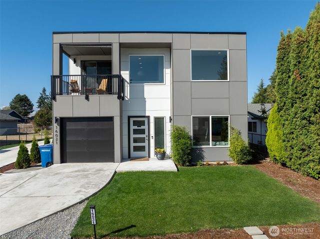 16021 11th Avenue SW, Seattle, WA 98166