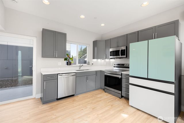 16021 11th Avenue SW, Seattle, WA 98166
