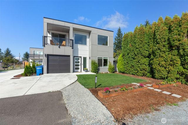 16021 11th Avenue SW, Seattle, WA 98166