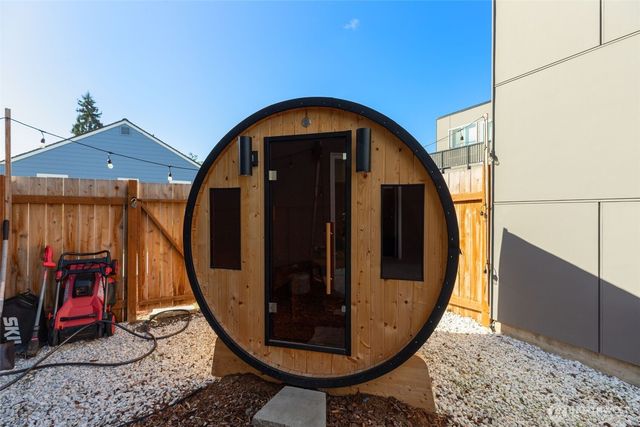 16021 11th Avenue SW, Seattle, WA 98166