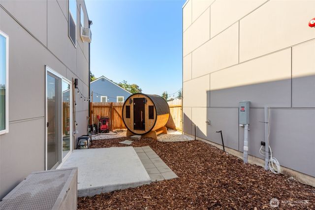 16021 11th Avenue SW, Seattle, WA 98166