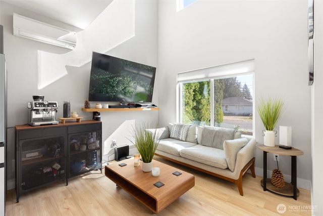 16021 11th Avenue SW, Seattle, WA 98166