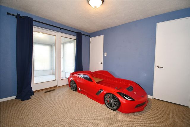 107 Queen Dr, Monroeville, PA 15146