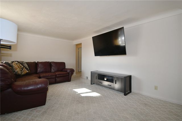 107 Queen Dr, Monroeville, PA 15146