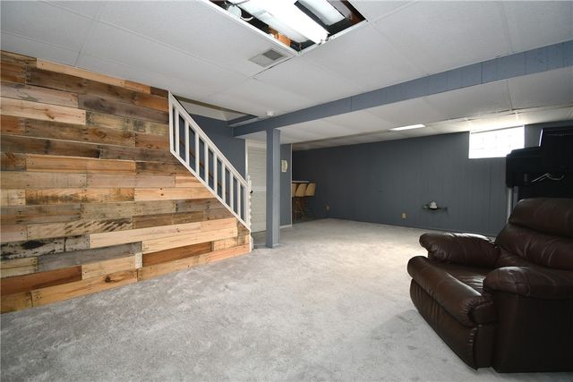 107 Queen Dr, Monroeville, PA 15146