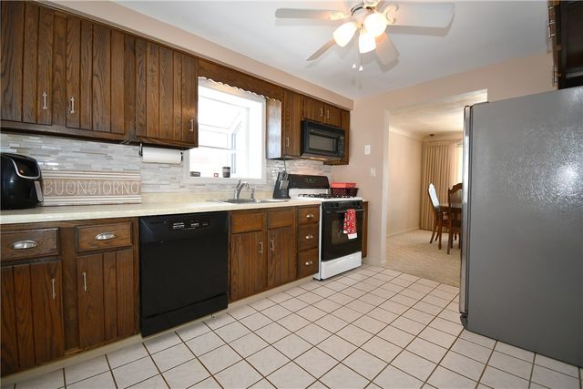 107 Queen Dr, Monroeville, PA 15146