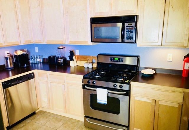 619 8th Street SE 115, Minneapolis, MN 55414