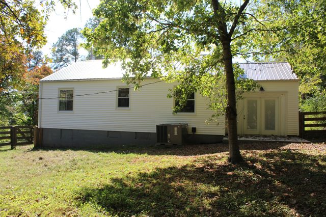 78 College St, Erin, TN 37061
