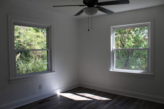 78 College St, Erin, TN 37061