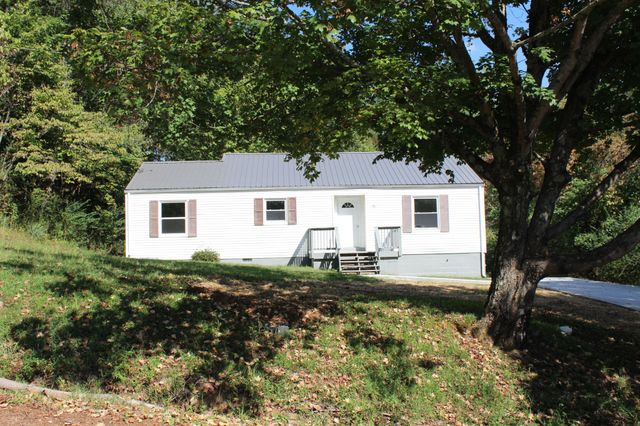 78 College St, Erin, TN 37061